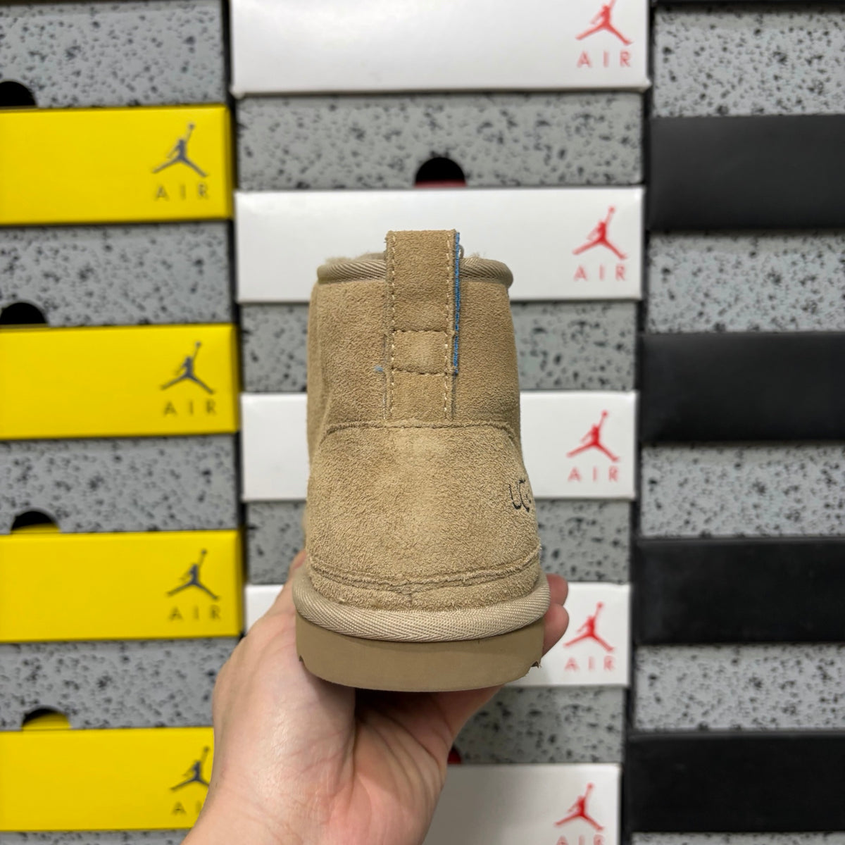 UGG Lace-Up Chukka Ankle Boots – Sand | W1094269