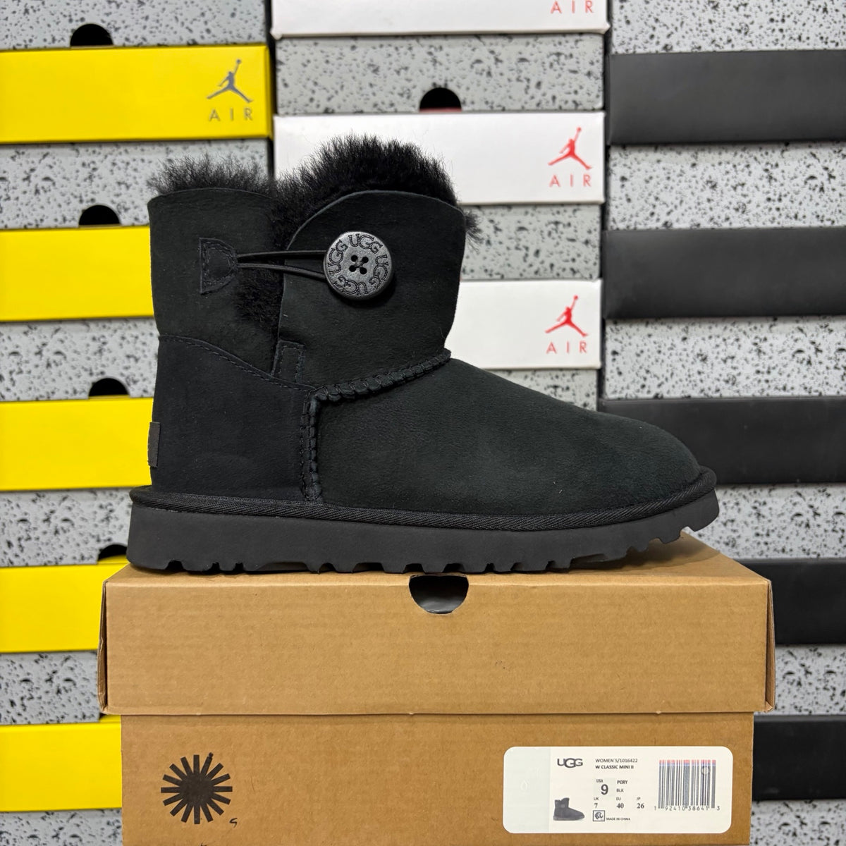 UGG Button-Detail Short Boots – Black