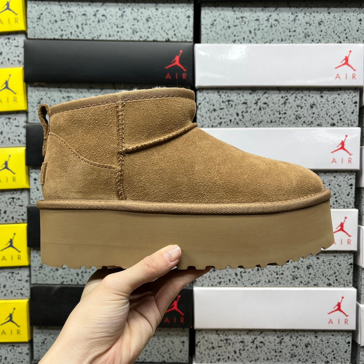 UGG Ultra Mini Platform Boots – Chestnut