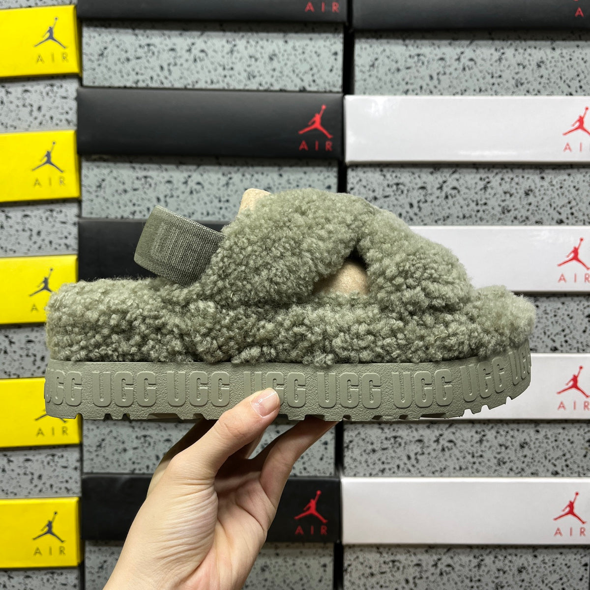 UGG Fluffy Cross-Strap Platform Slippers – Green | 1191135