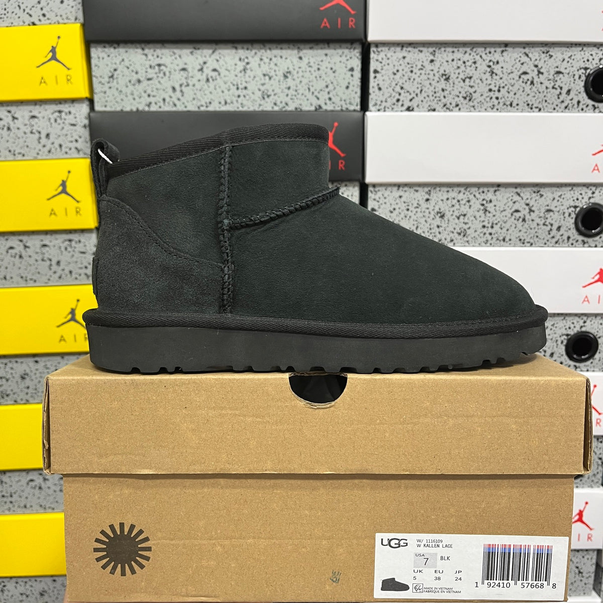 UGG Mini Ankle Boots – Black | W1116109