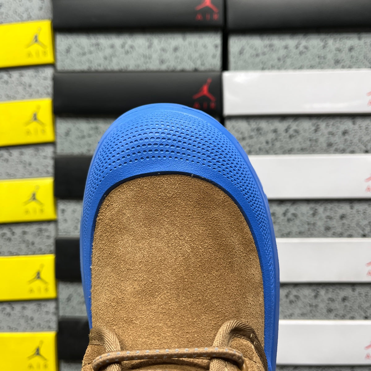 UGG Neumel Lace-Up Boots – Chestnut & Blue