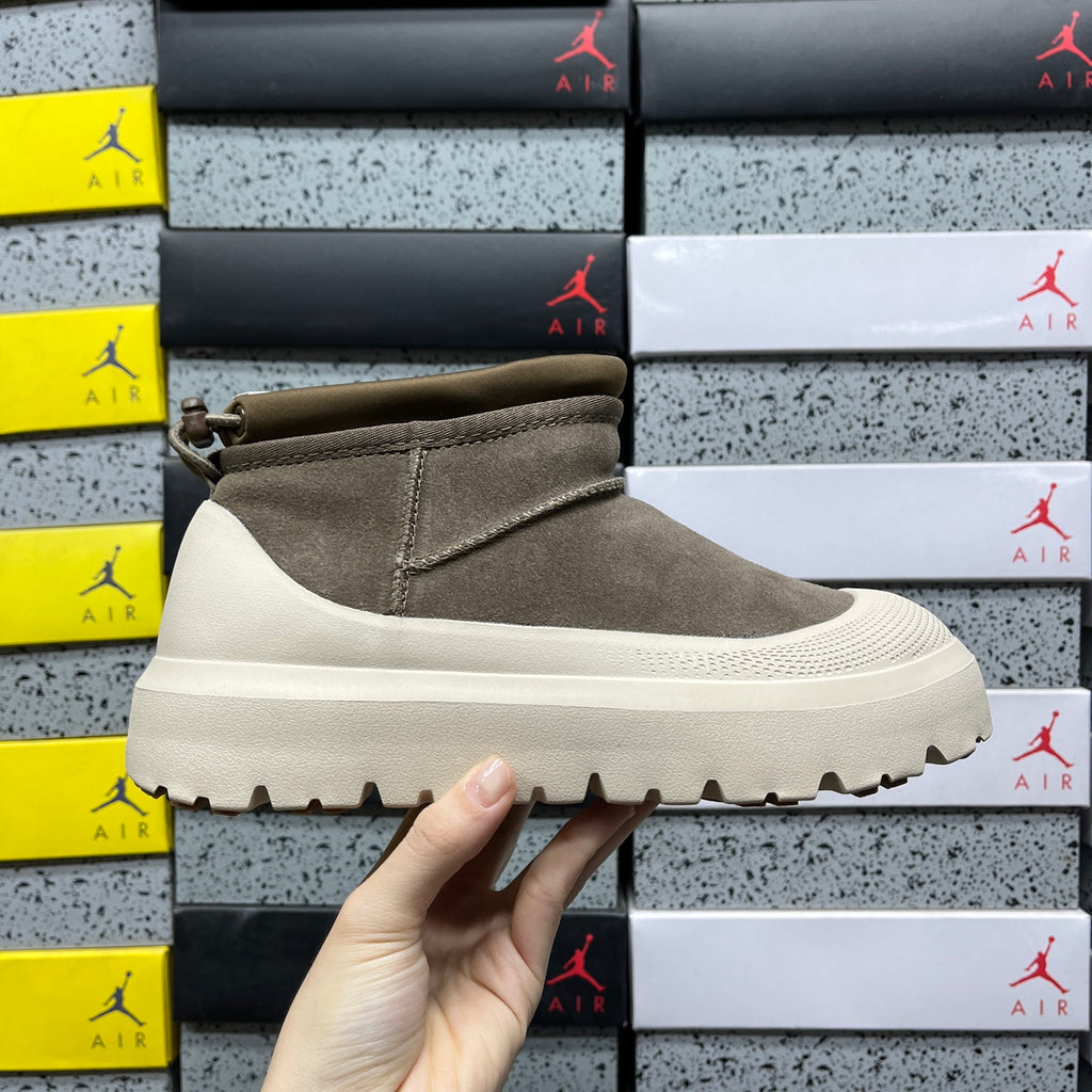 UGG Tasman Slip-On Boots – Olive & Cream