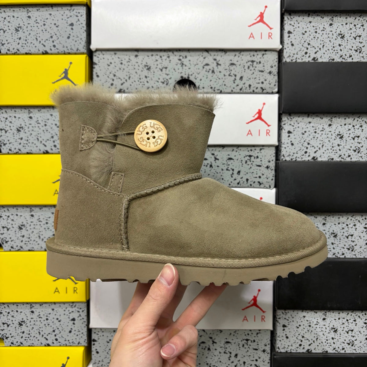 UGG Button-Detail Short Boots – Antelope Brown