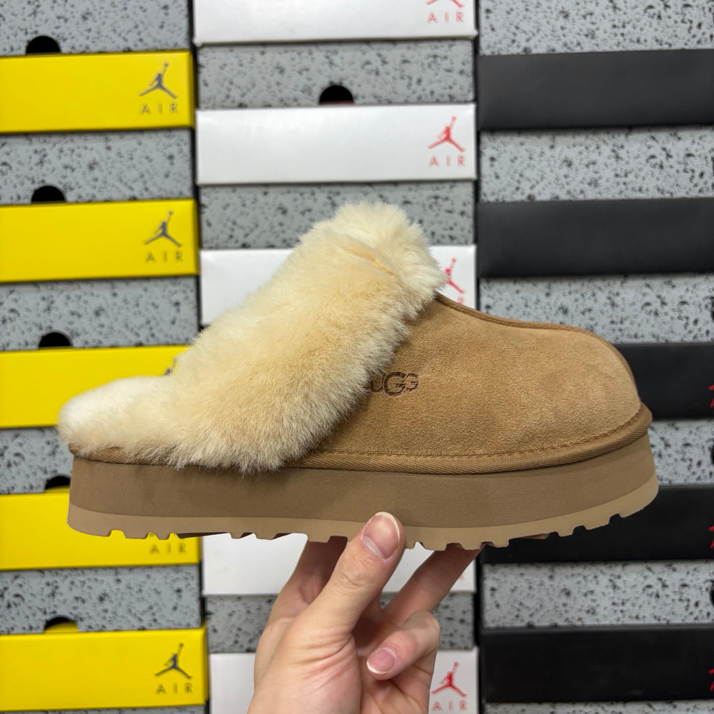 UGG Platform Slippers in Chestnut with Fluffy Collar – 3 cm
