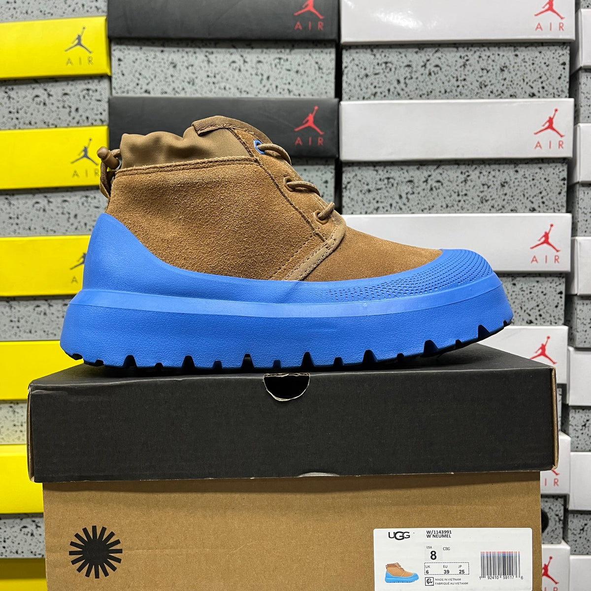 UGG Neumel Lace-Up Boots – Chestnut & Blue