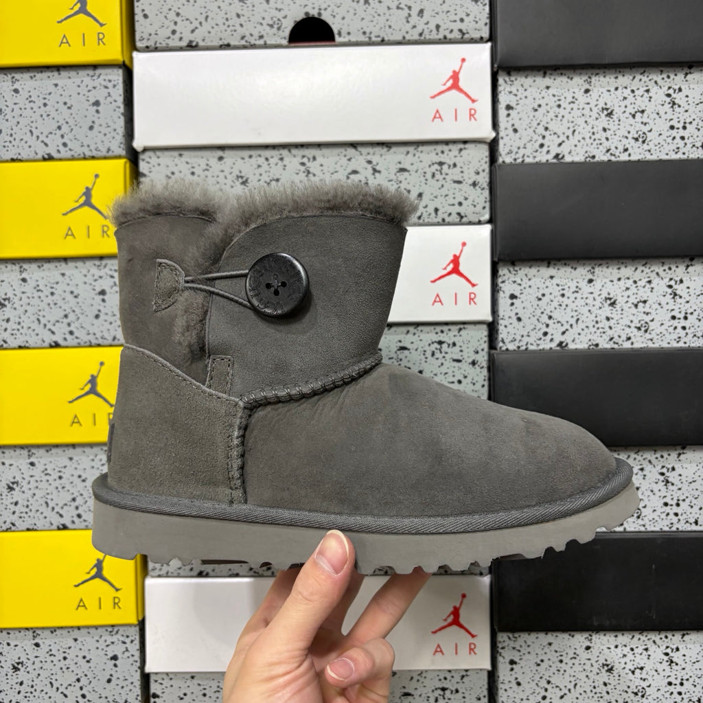 UGG Button-Detail Short Boots – Gray