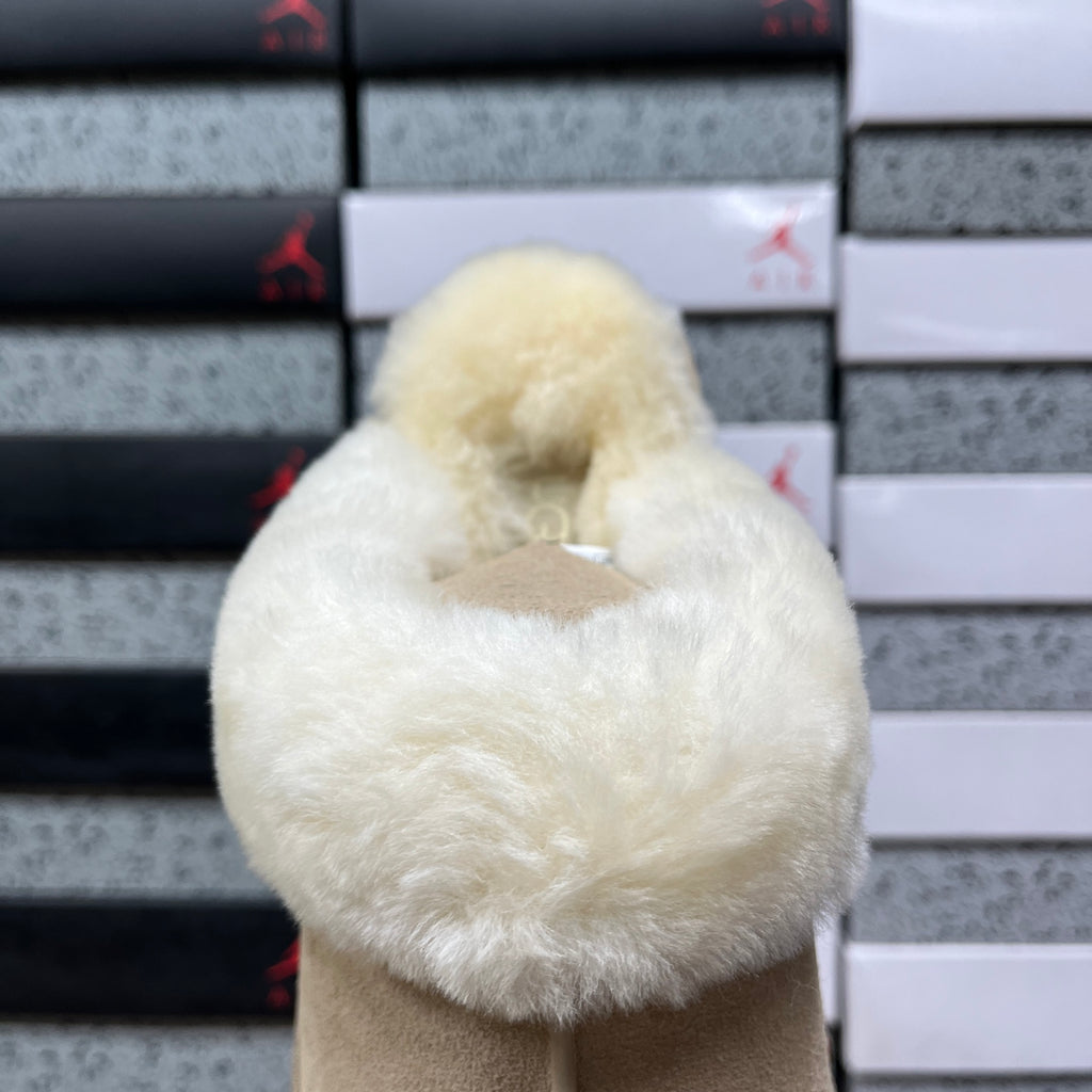 UGG Platform Slippers – Sand & Cream