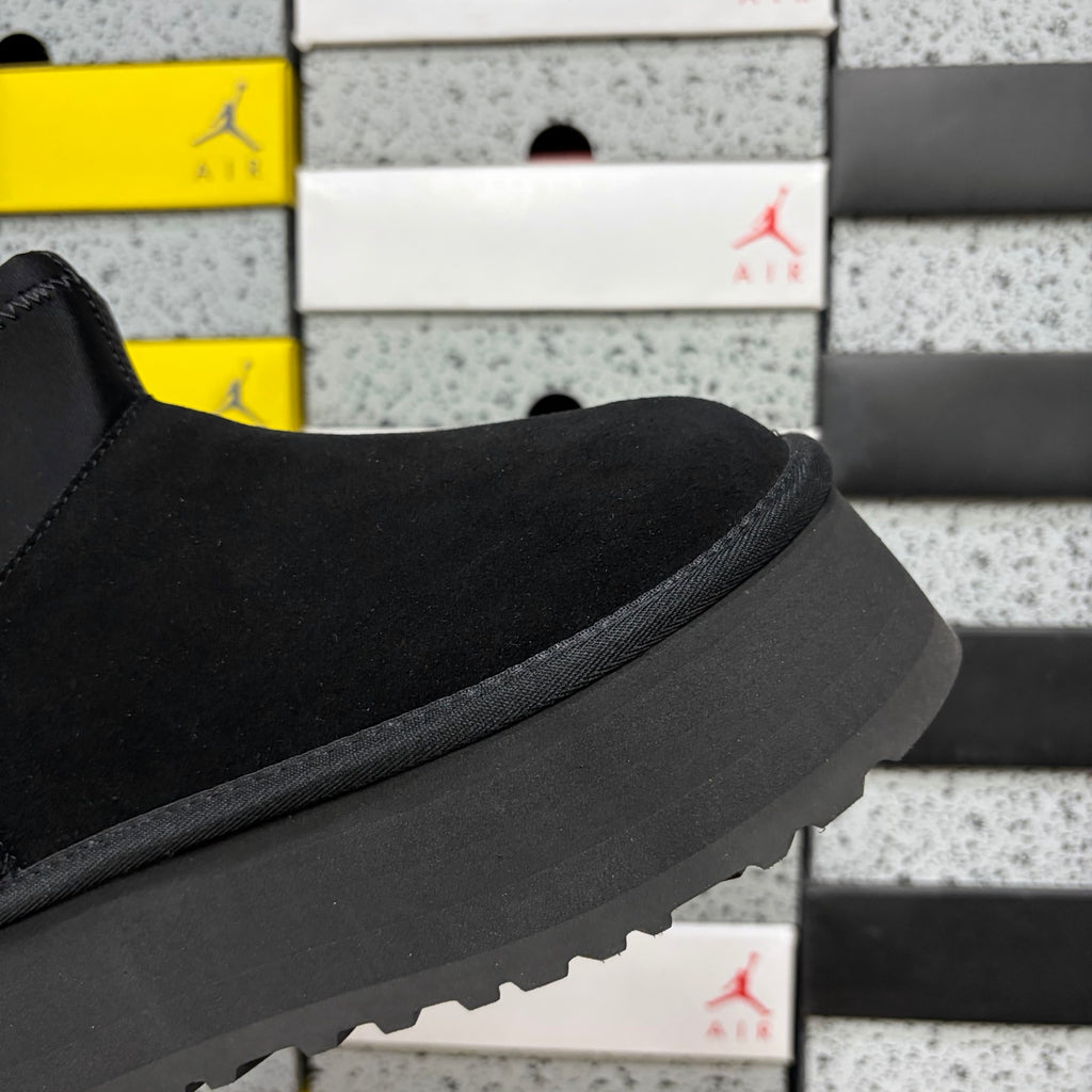 UGG Chunky-Sole Ankle Boots – Black | 817