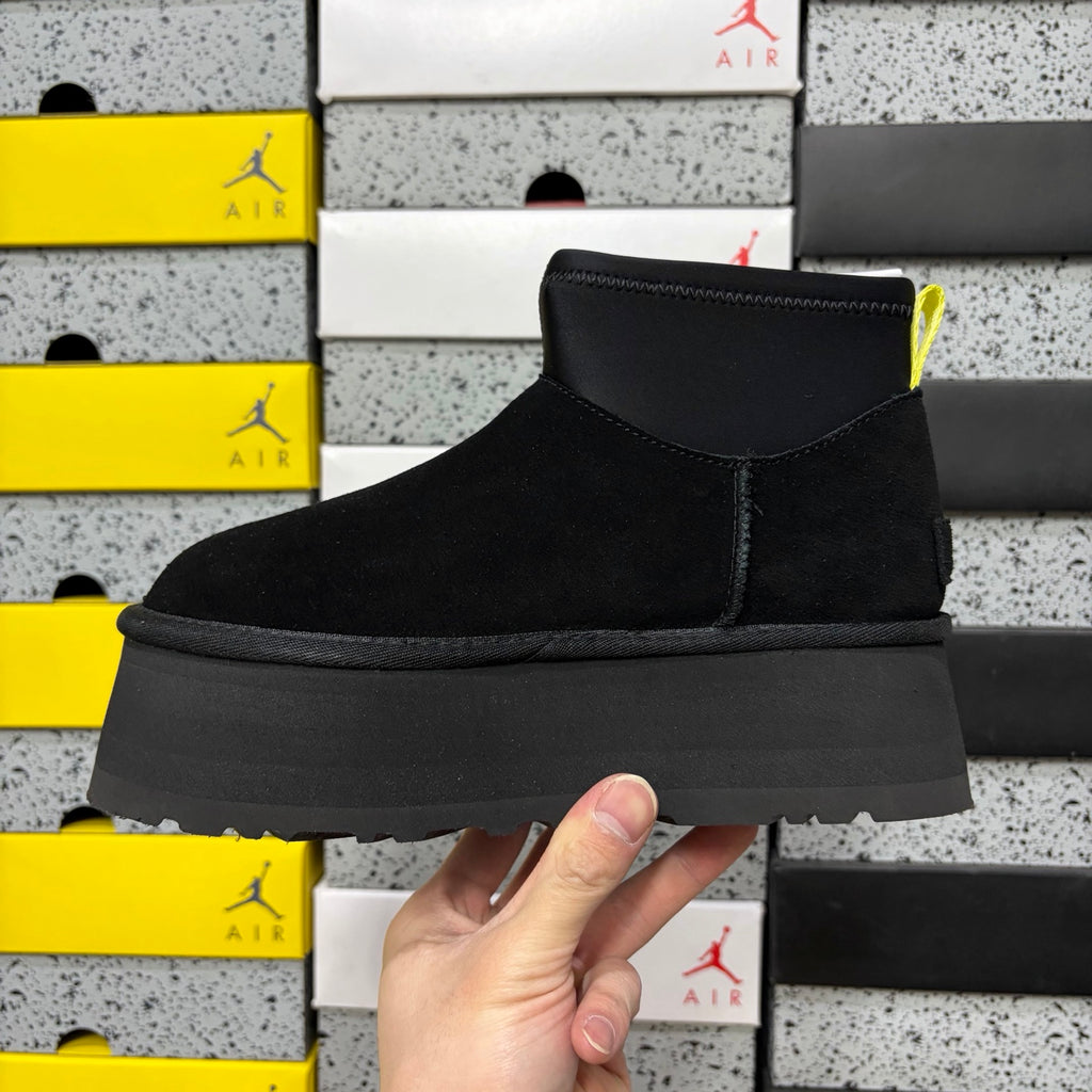 UGG Chunky-Sole Ankle Boots – Black | 817