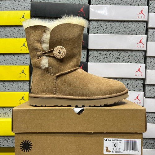 UGG Bailey Button II Boots – Chestnut