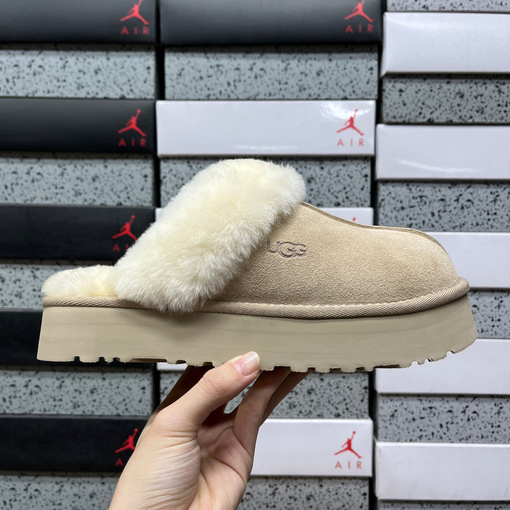 UGG Platform Slippers – Sand & Cream
