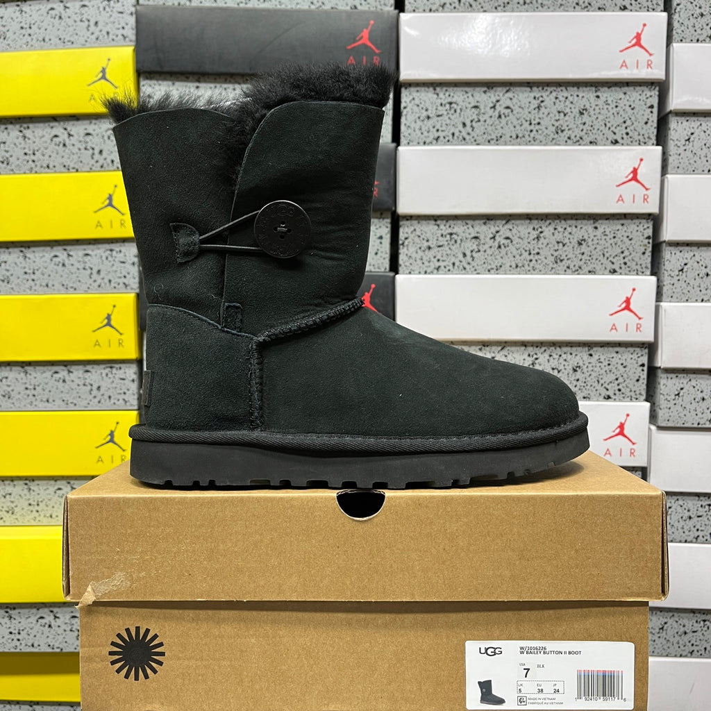 UGG Bailey Button II Boots – Black