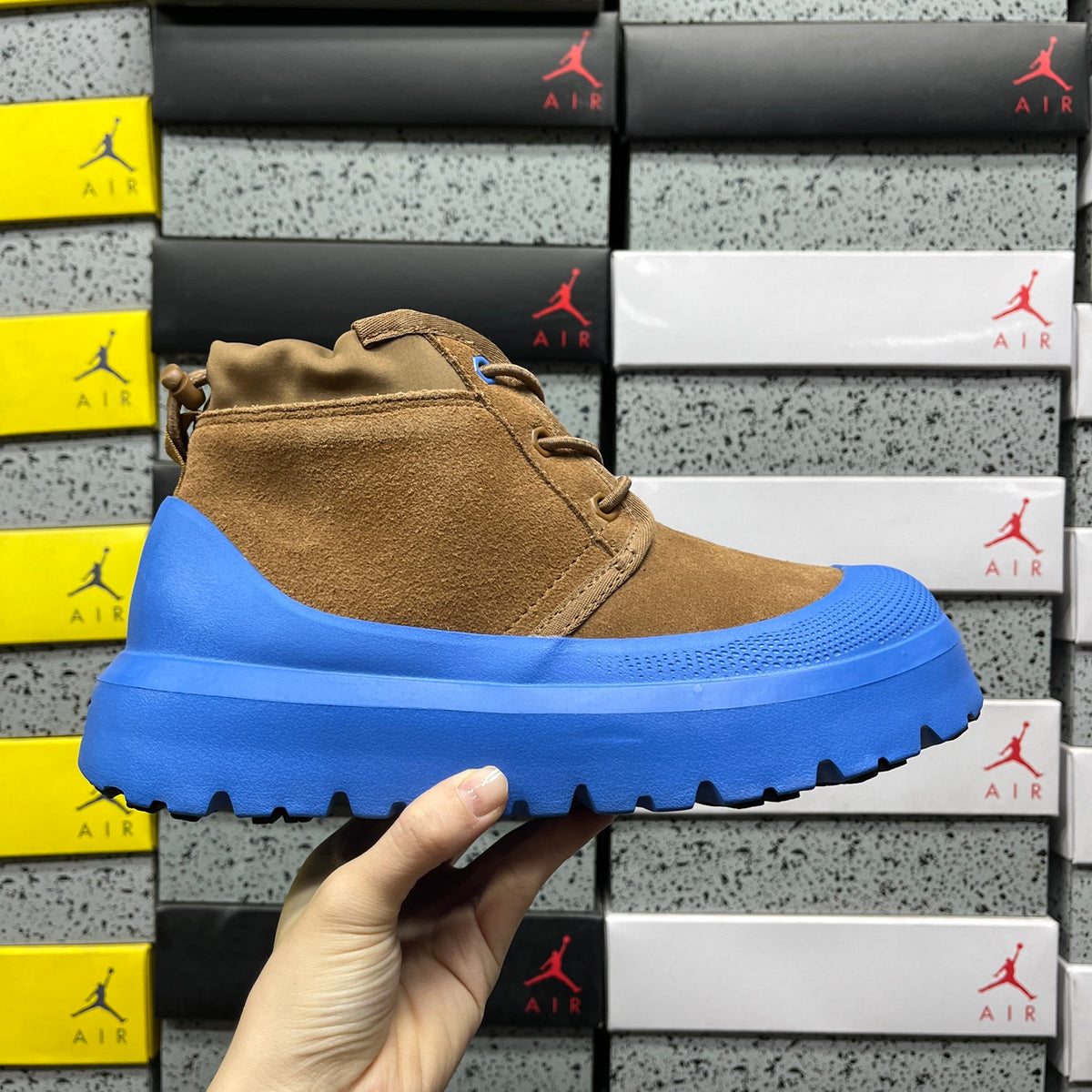 UGG Neumel Lace-Up Boots – Chestnut & Blue