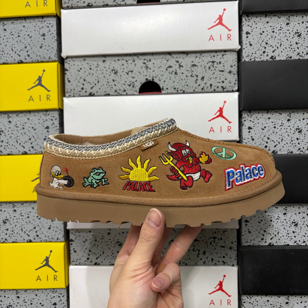 UGG Cartoon Embroidered Slip-On Shoes – Chestnut | 2553
