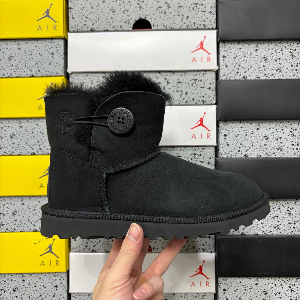 UGG Button-Detail Short Boots – Black