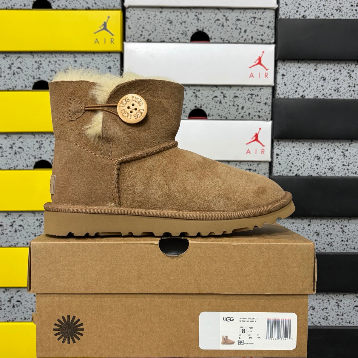 UGG Button-Detail Short Boots – Chestnut