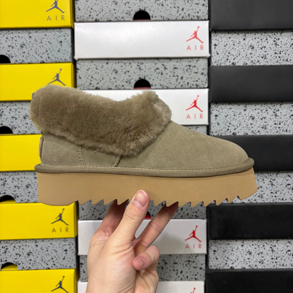 UGG Fluffy-Collar Platform Slip-On Shoes – Brown | W1166733