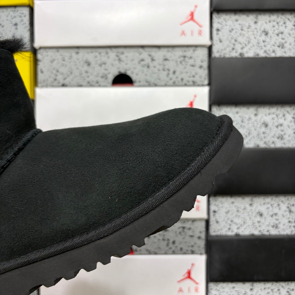UGG Button-Detail Short Boots – Black
