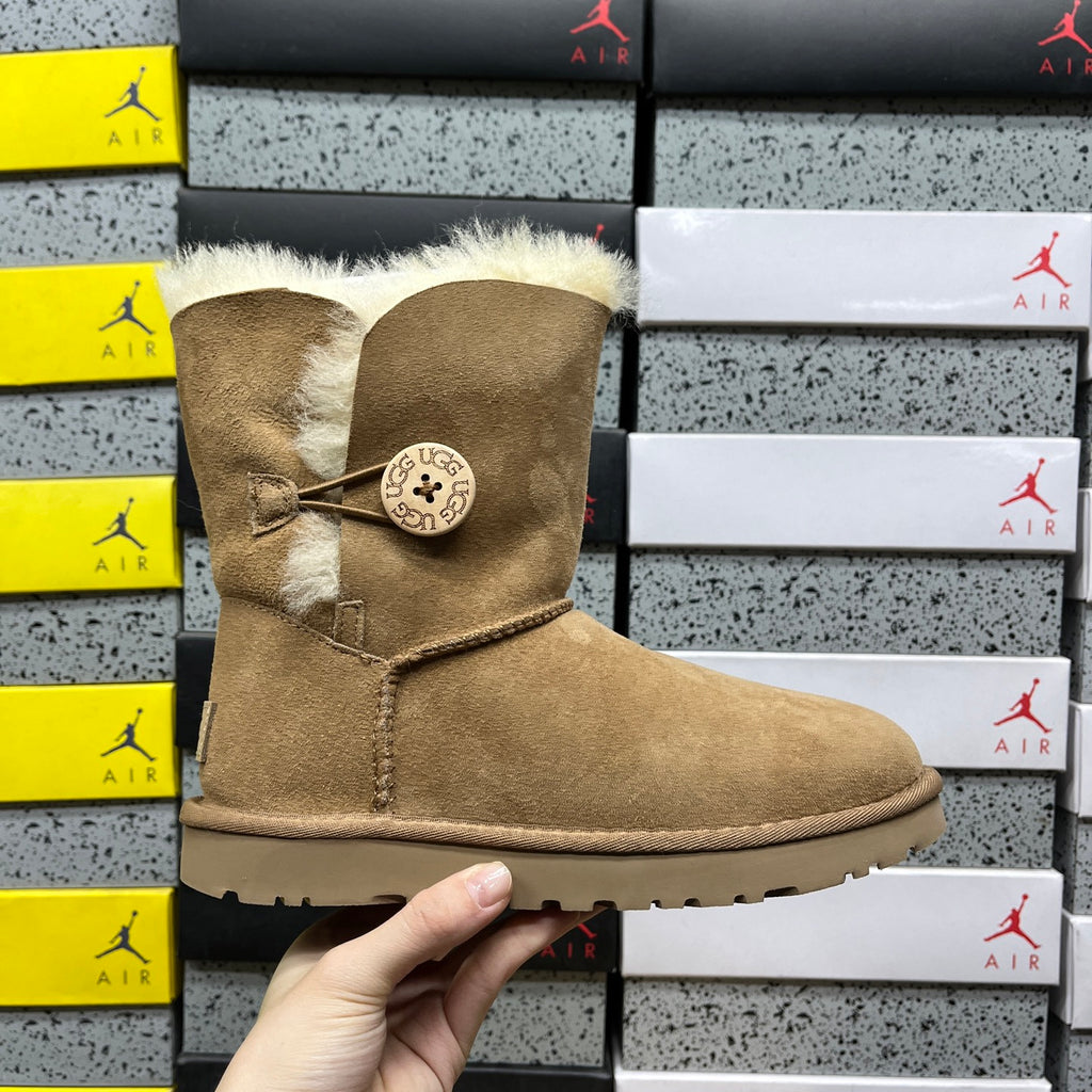 UGG Bailey Button II Boots – Chestnut