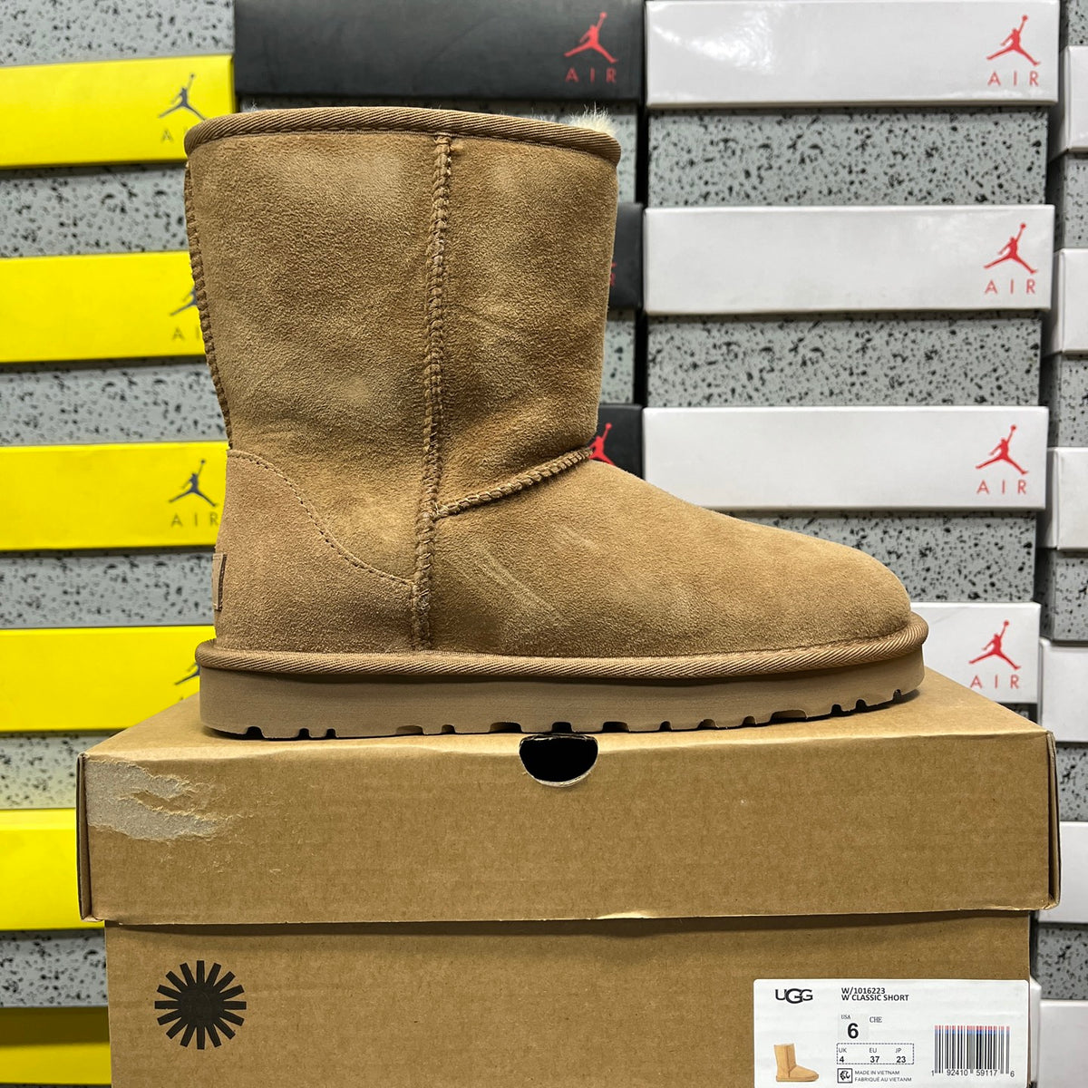 UGG Classic Short Boots – Chestnut
