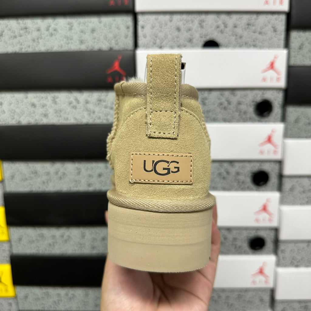 UGG Ultra Mini Platform Boots – Light Olive, 3 cm