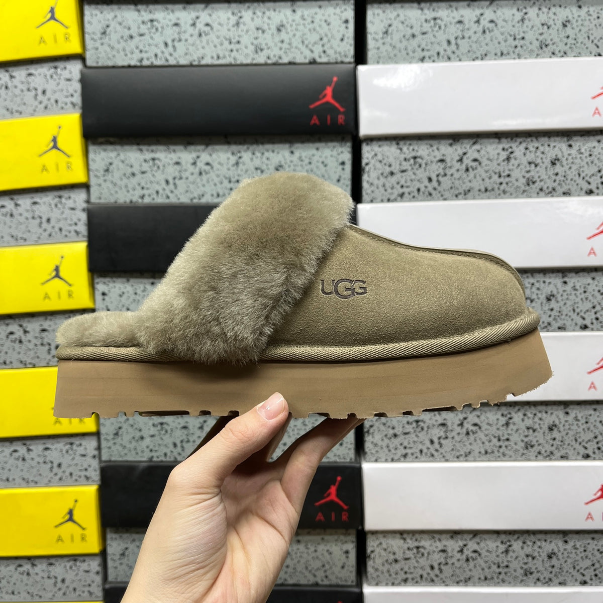 UGG Disquette Platform Slippers – Antelope Brown