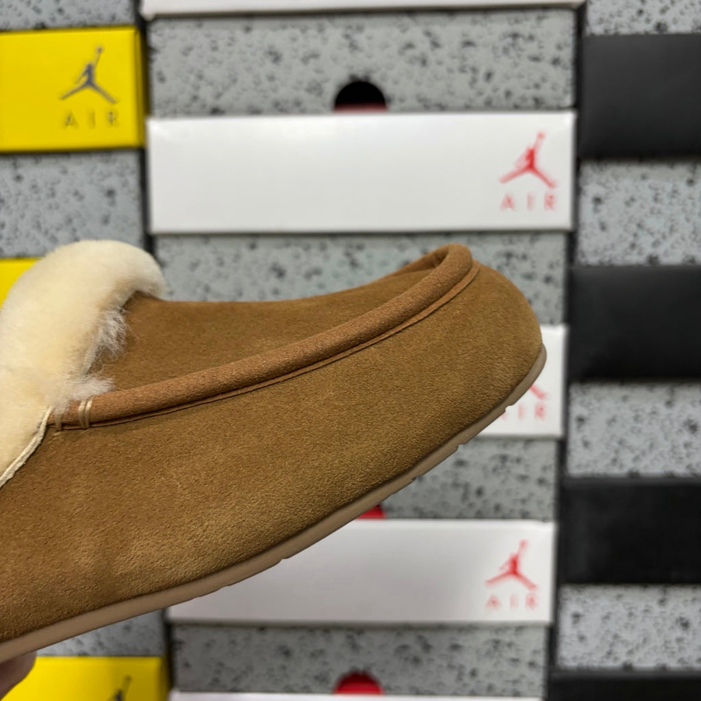 UGG Fluffy-Collar Moccasin Slippers – Chestnut | W1171391