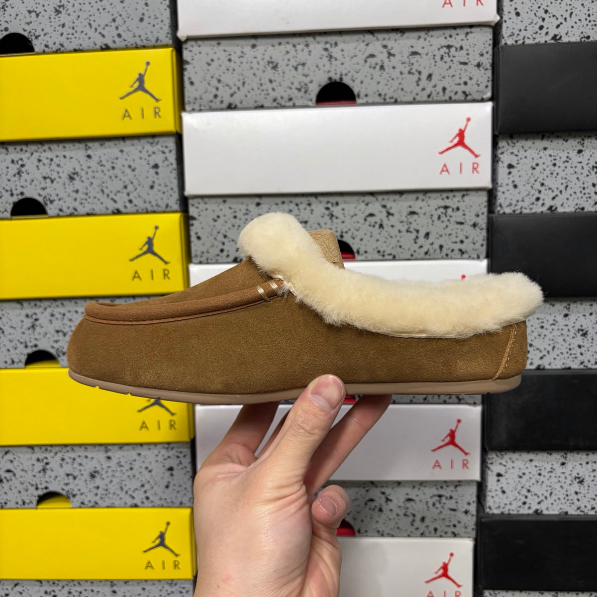 UGG Fluffy-Collar Moccasin Slippers – Chestnut | W1171391