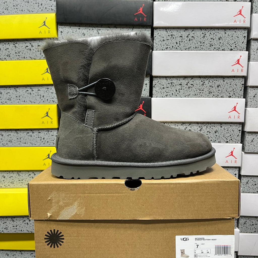 UGG Bailey Button II Boots – Grey