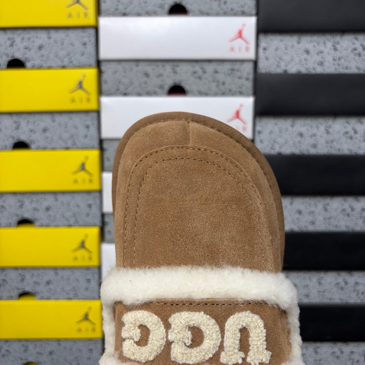 UGG Embroidered Mule Slippers – Chestnut | 5095