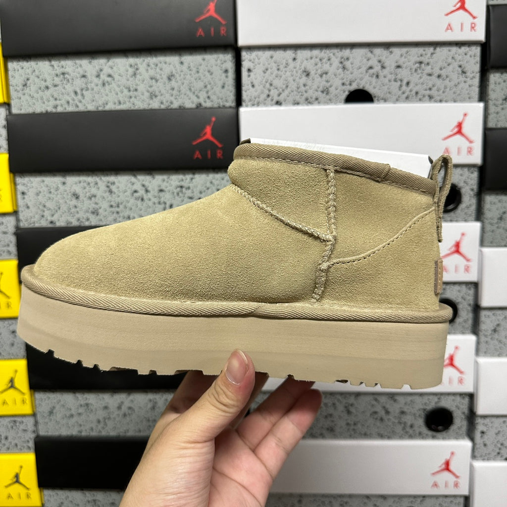 UGG Ultra Mini Platform Boots – Light Olive, 3 cm