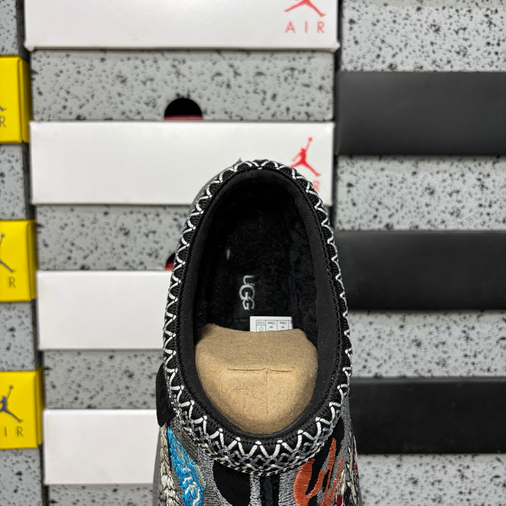 UGG Dragon & Tiger Embroidered Slip-On Shoes – Black | 2553