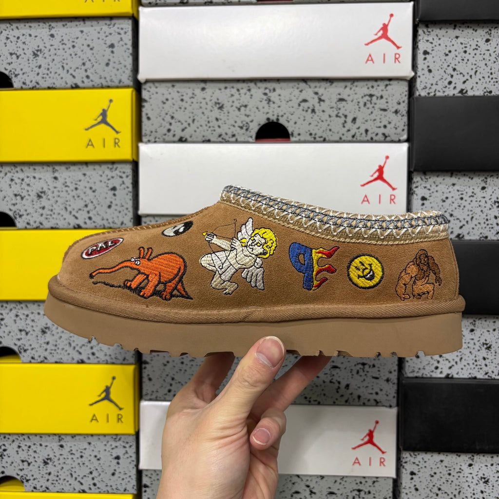 UGG Cartoon Embroidered Slip-On Shoes – Chestnut | 2553