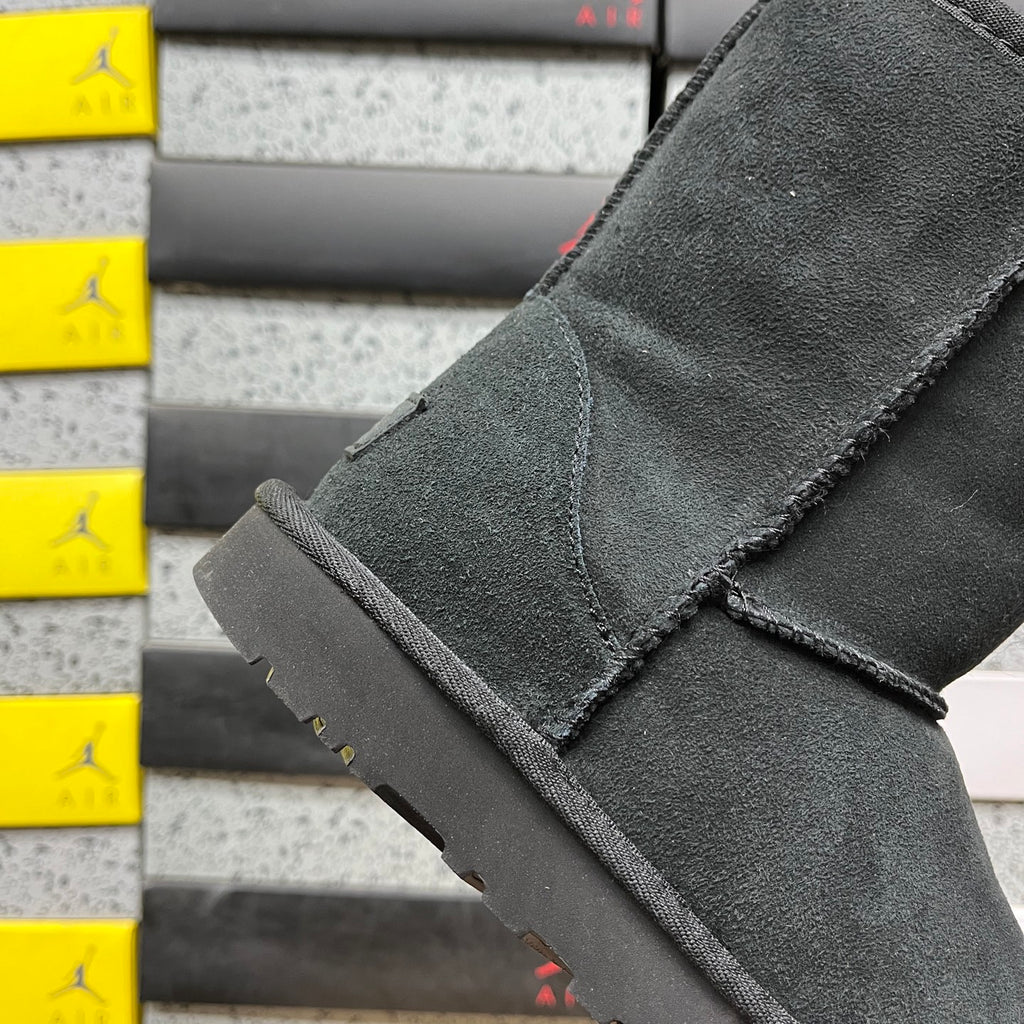 UGG Classic Short Boots – Black