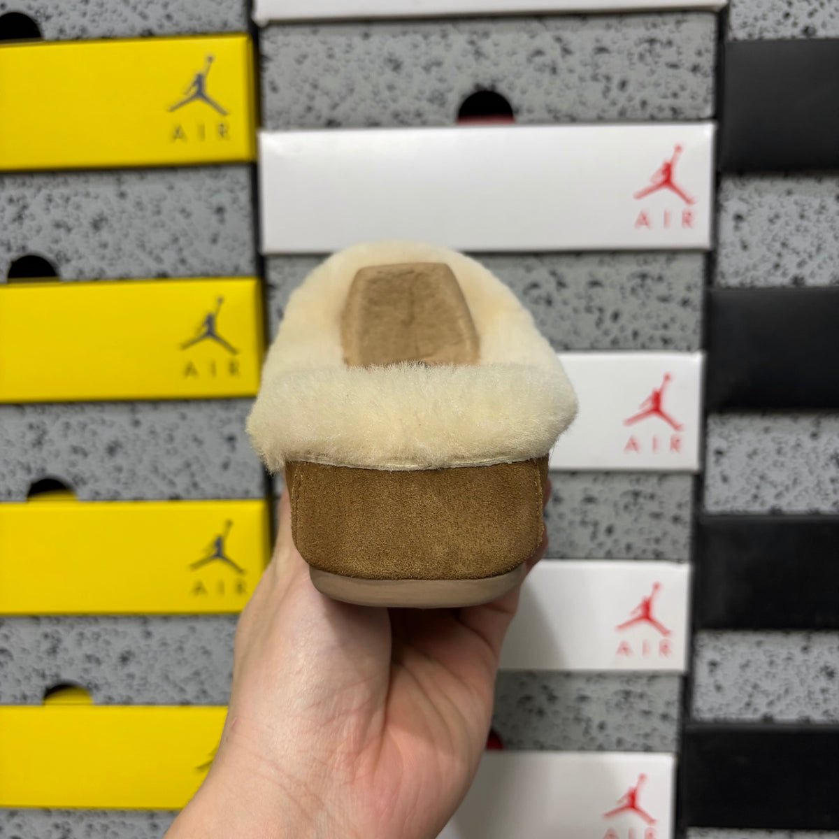 UGG Fluffy-Collar Moccasin Slippers – Chestnut | W1171391