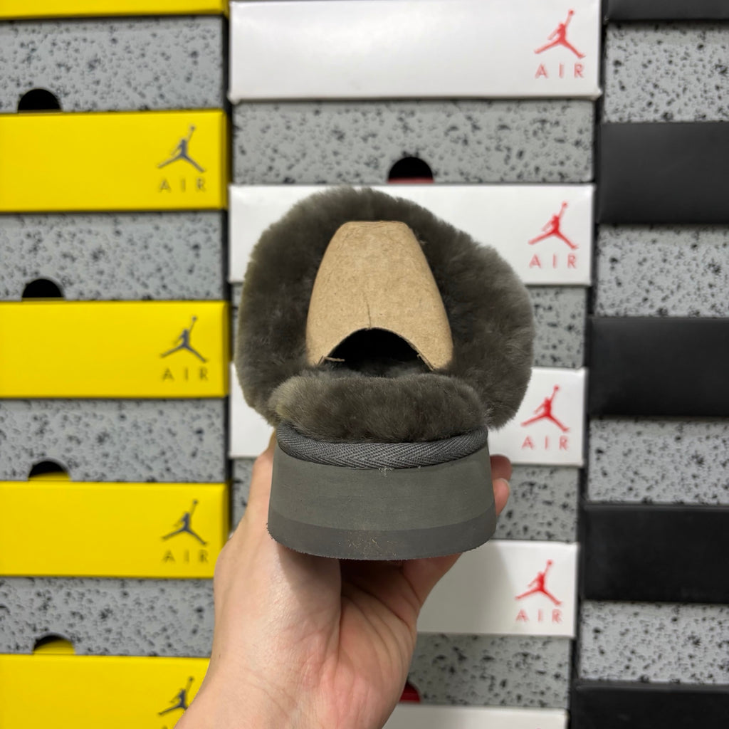 UGG Platform Slippers in Gray with Fluffy Collar – 3 cm
