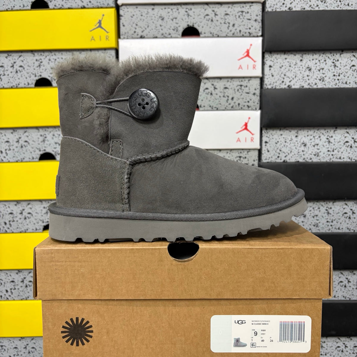 UGG Button-Detail Short Boots – Gray