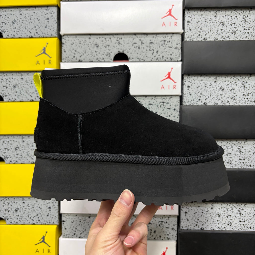 UGG Chunky-Sole Ankle Boots – Black | 817
