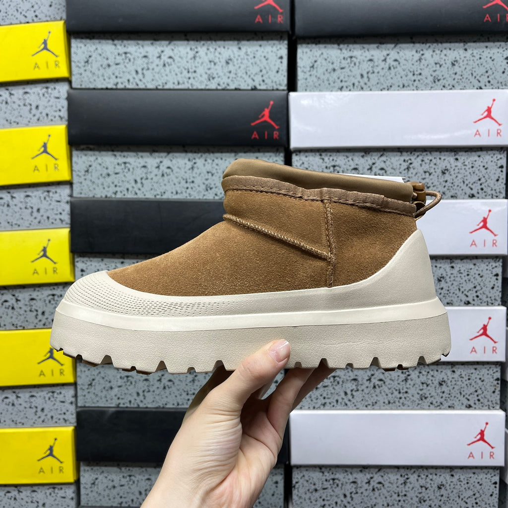 UGG Tasman Slip-On Boots – Chestnut & Cream