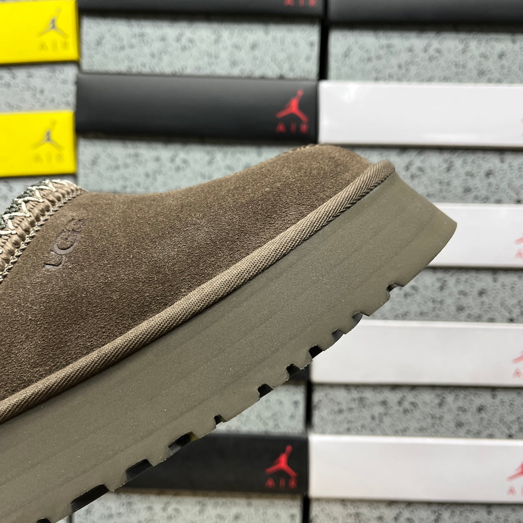 UGG Tazz II Platform Slip-On Shoes – Walnut