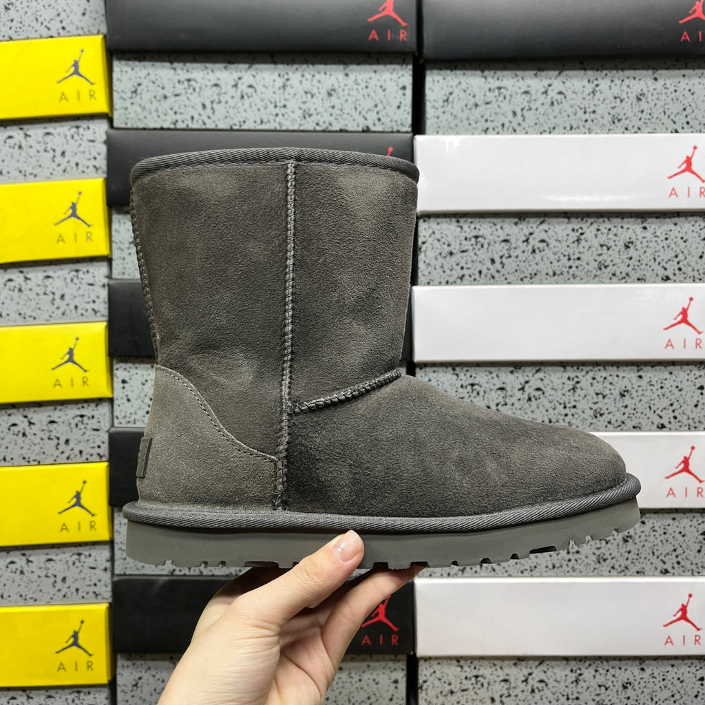 UGG Classic Short Boots – Grey