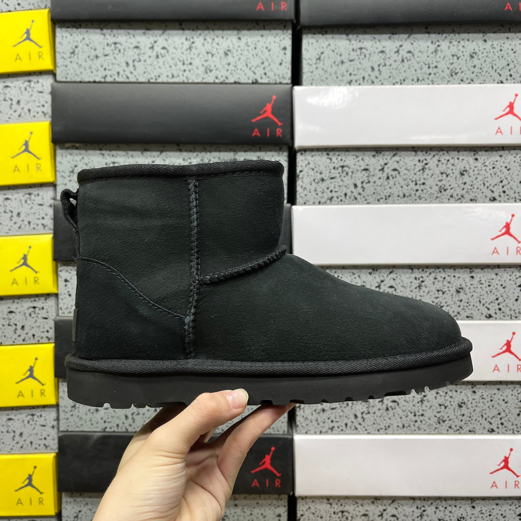 UGG Classic Mini Boots – Black