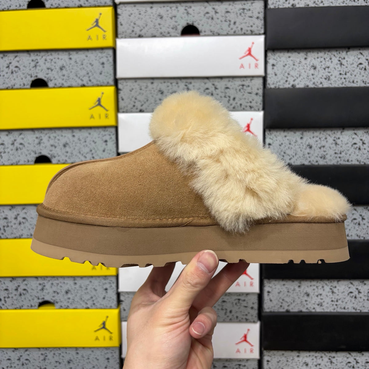 UGG Platform Slippers in Chestnut with Fluffy Collar – 3 cm