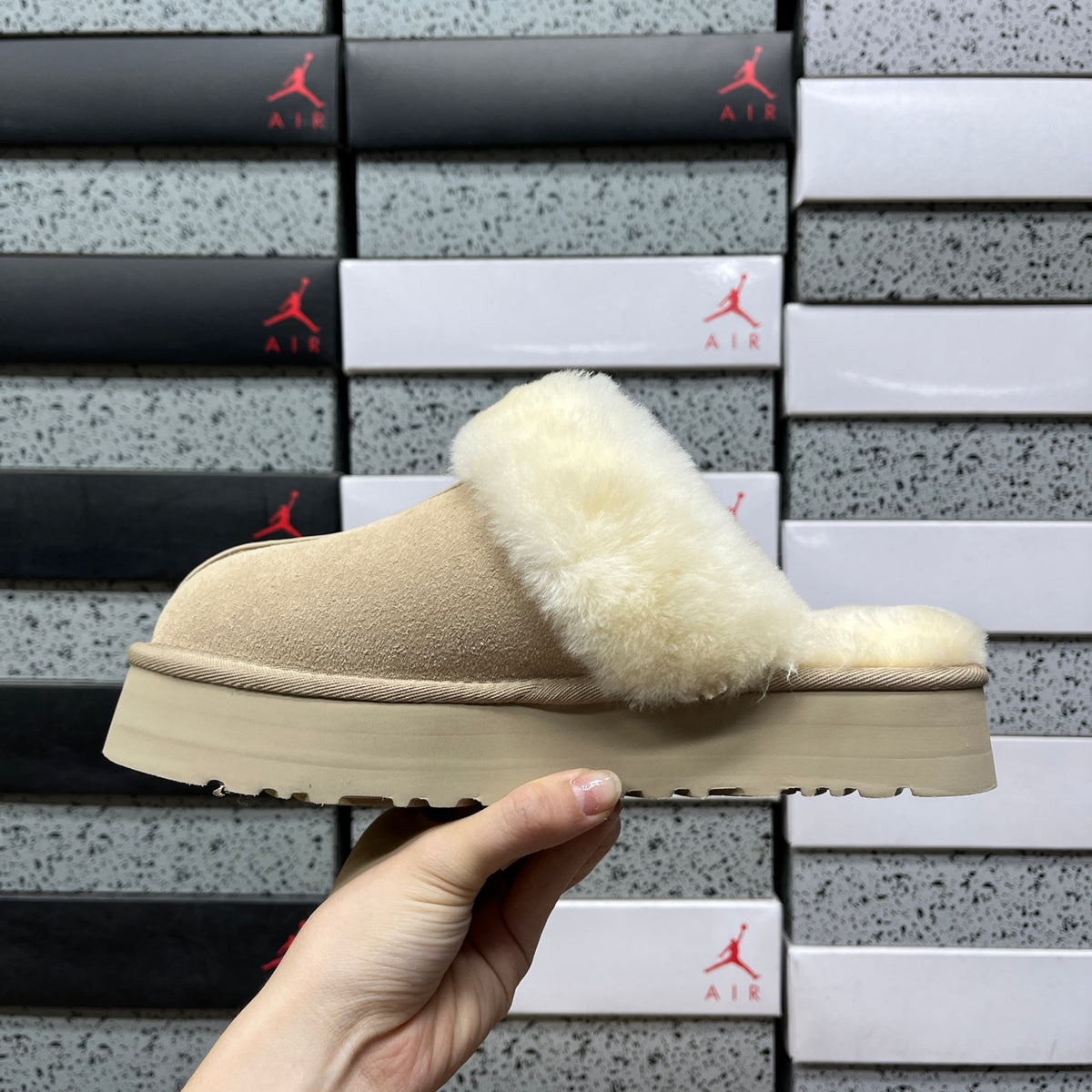UGG Platform Slippers – Sand & Cream
