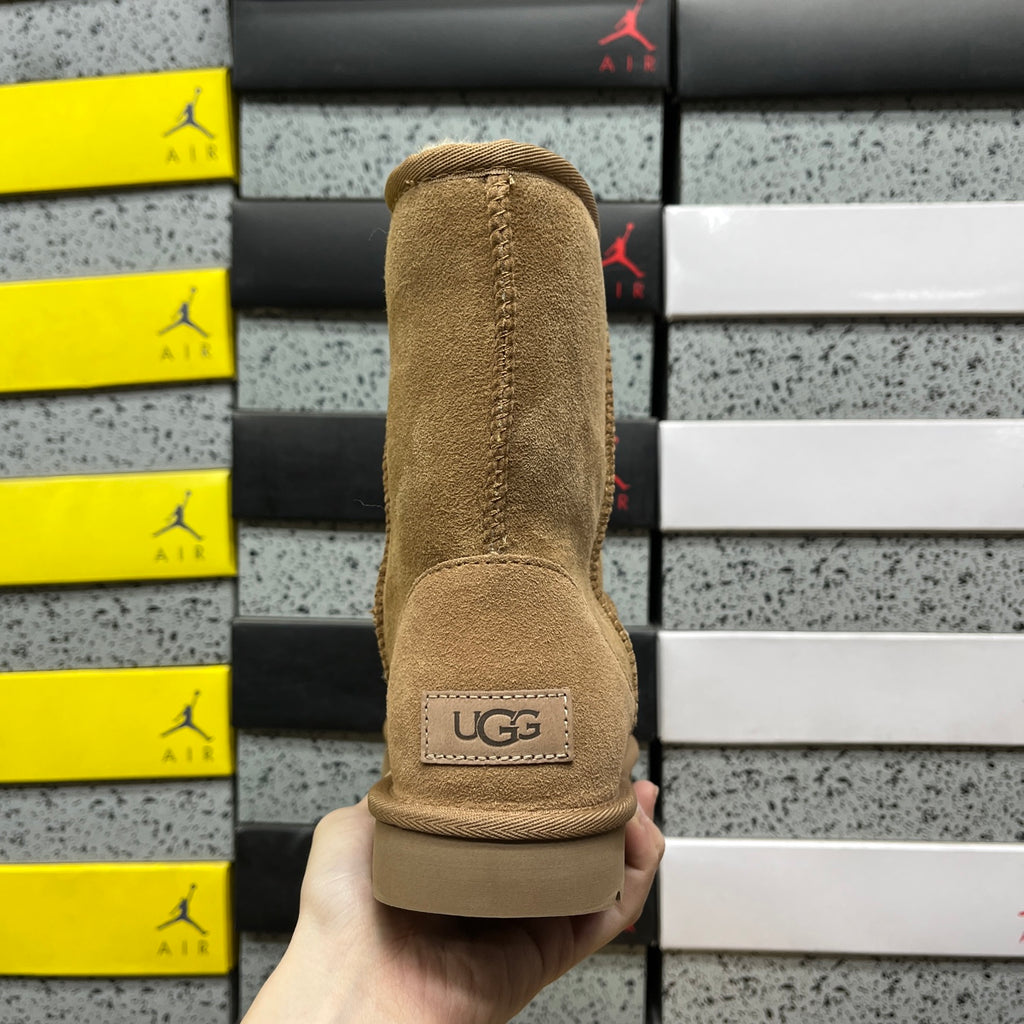 UGG Classic Short Boots – Chestnut