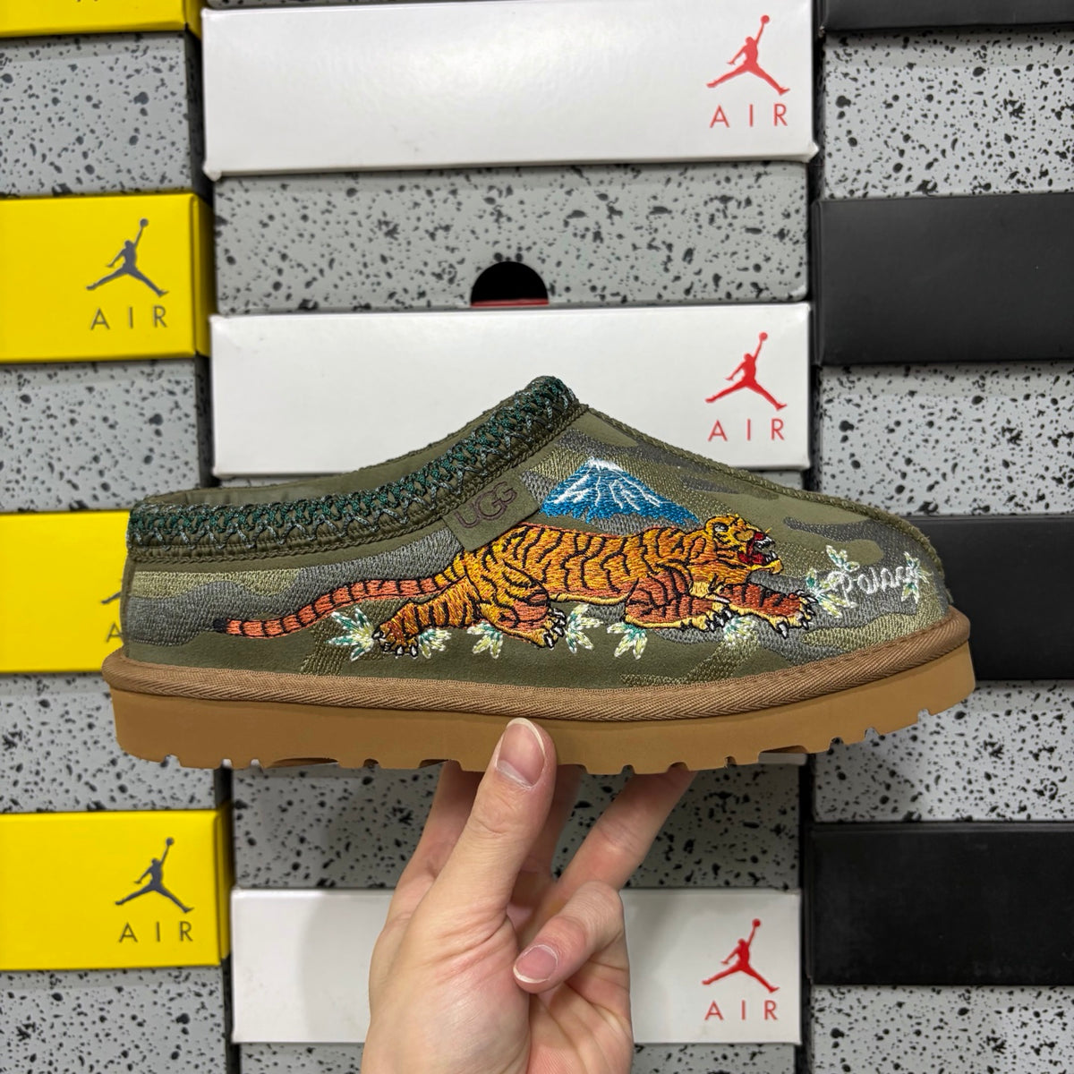 UGG Dragon & Tiger Embroidered Slip-On Shoes – Green | 2553