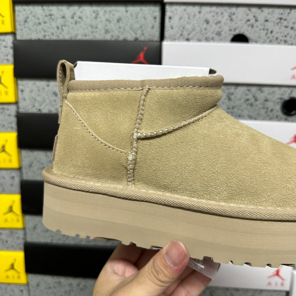 UGG Ultra Mini Platform Boots – Light Olive, 3 cm