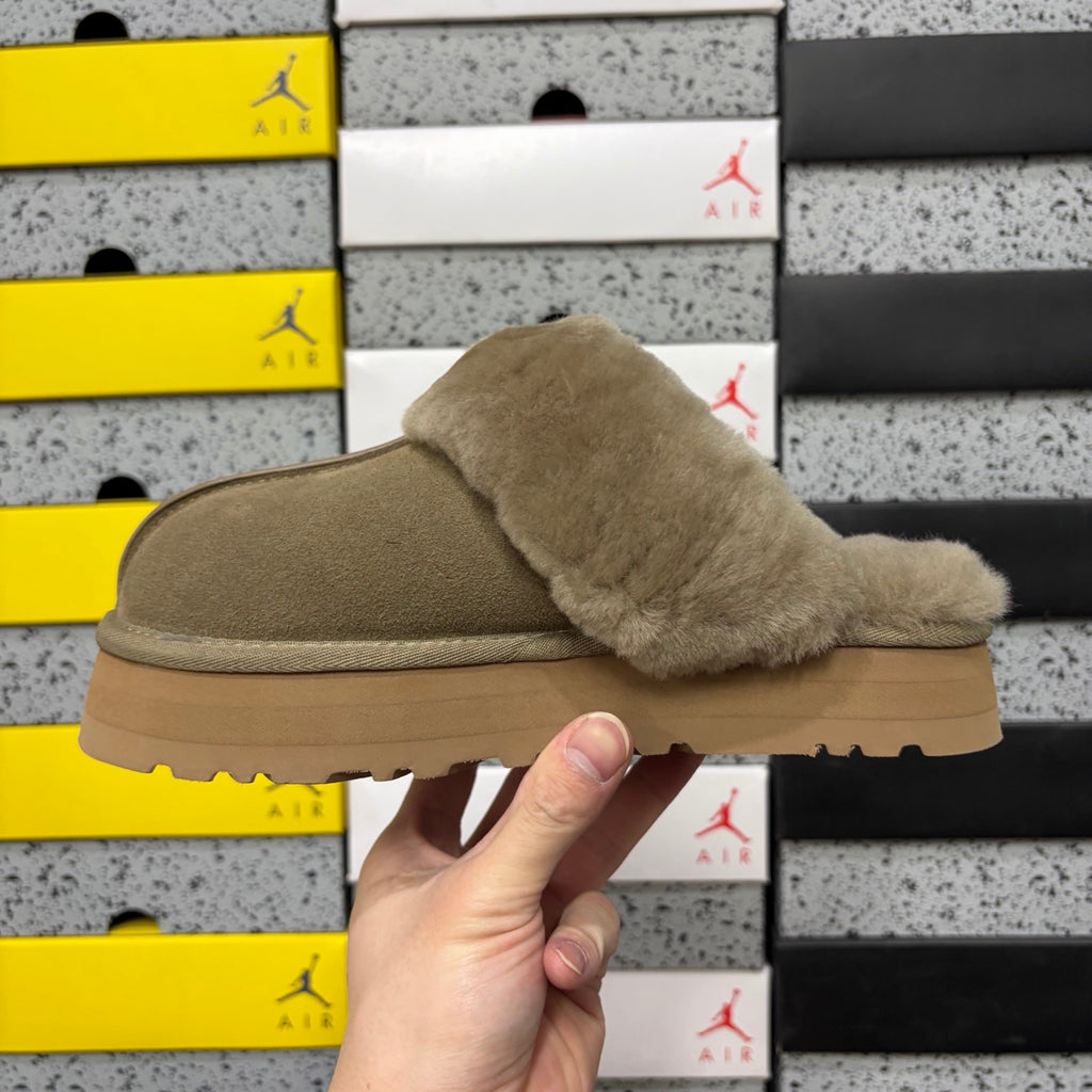 UGG Platform Slippers in Antelope Brown with Fluffy Collar – 3 cm