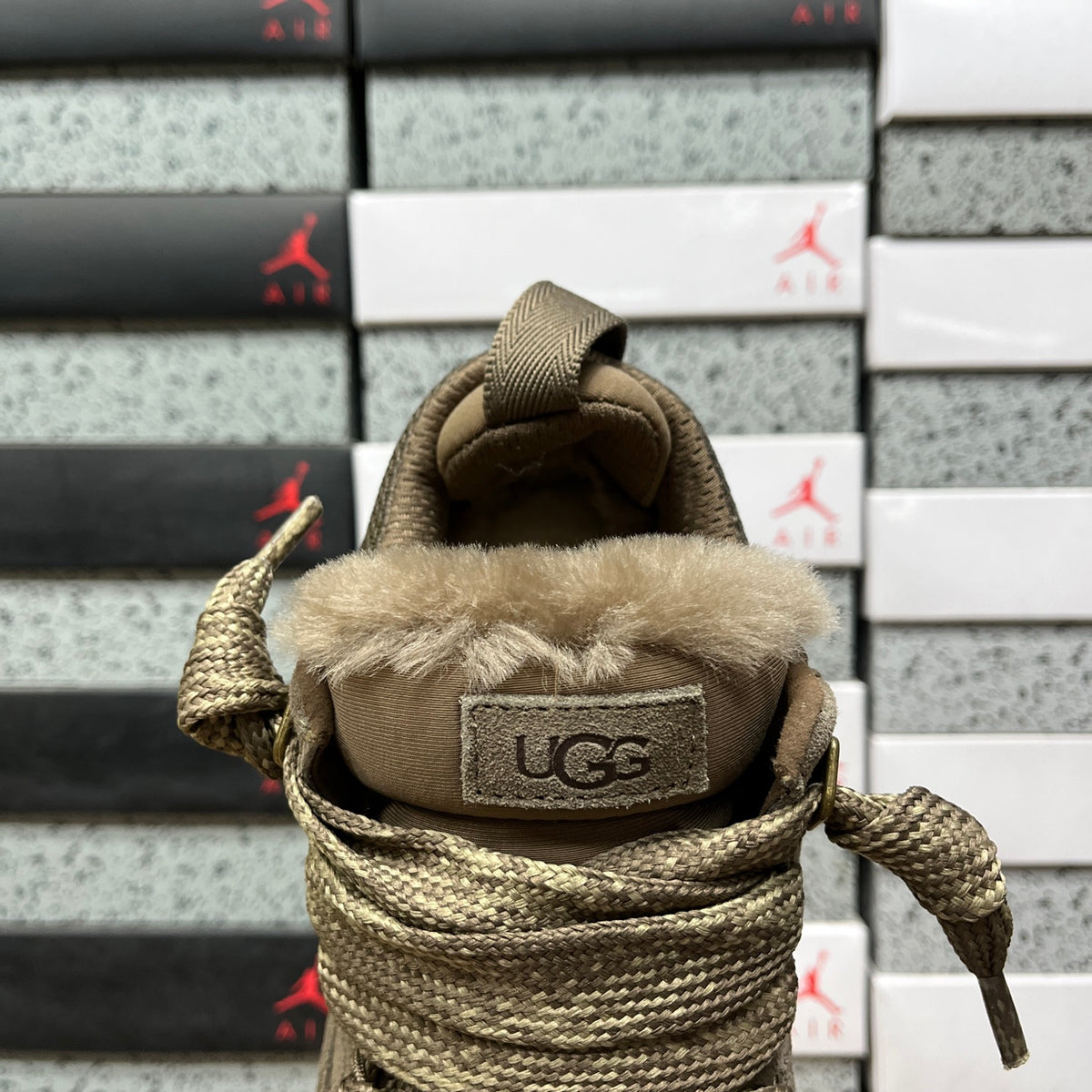 UGG Lowmel Lace-Up Shoes – Smoky Brown
